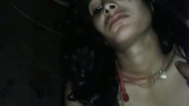Sexy figure dehati village girl giving hot blowjob to her lover
