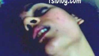 Desi girl masturbating and moaning in pleasure
