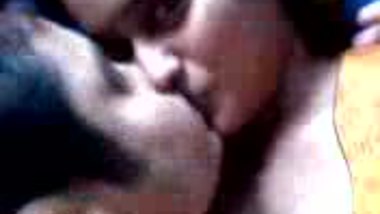 dhaka santa moreum university couple kiss