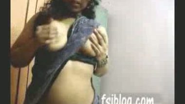 South Indian sexy bhabi removing her saree on cam