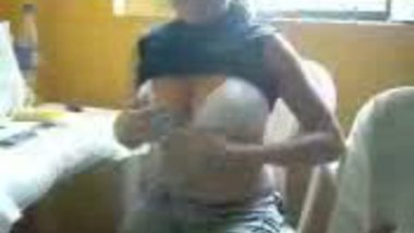 Fsiblog – South indian college girl expose her huge boobs