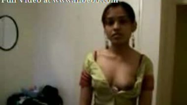 Mumbai girl Sumi exposing her boob