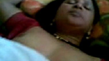 Desi Bhopal aunty satisfies her lust with young lover