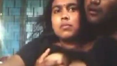Bangladeshi bhabhi boobs pressing Selfie