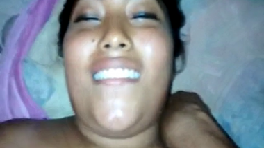 Mature bhabhi smiles while her lover fucks hard