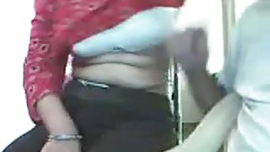 naughty Indian lady flashes her juggs 