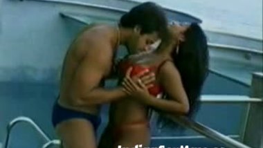 Gorgeous house wife desi video with lover