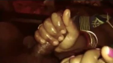 Village bhabhi hot handjob sex video