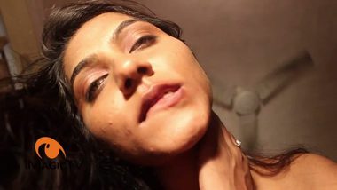 Mature bhabhi xxx sex with young tenant