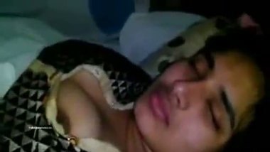 Bengali teen girl’s first time hotel sex MMS