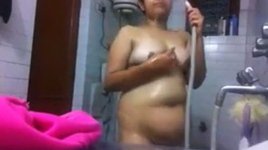Delhi NCR house wife naked shower bath