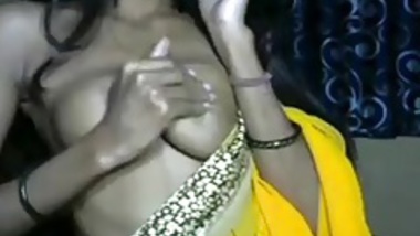Desi flashes and squeezes tits