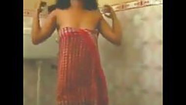 Bengali Babe Expose in Bathroom