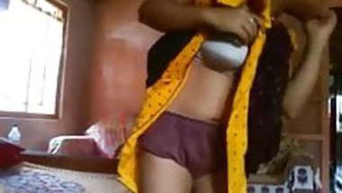 Indian Aunty show her boob and pants