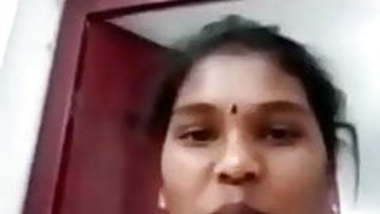 Tamil housewife video call chatting 