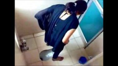 Indian Hidden Cam Showing Desi Girls Peeing