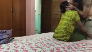 Mature Indian Maid Sucking Penis Of Boss At Bedroom