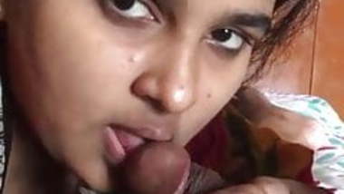 Sexy Desi Bhabhi Give Blowjob TO Hubby