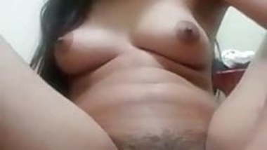 Indian desi girl mms leaked play with pussy and boobs part 2