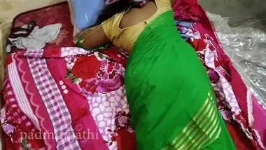 Xxx Chudai Kompoz Saree - Sexy babhi in green saree with big ass indian tube porno