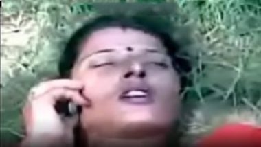 Desi bhabhi from up sex in forest with client