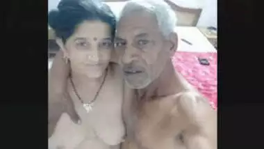 Bachi Oid Man Sex - Indian old man with a young girl indian tube porno