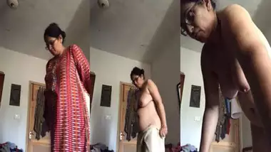 Xnxxbluflim - Mature indian aunty nude show on selfie cam indian tube porno