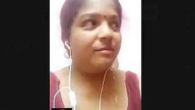 Mallu Bhabhi Showing Her boobs On Video Call