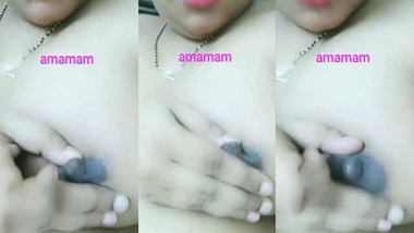 Sexy Bhabhi boob show MMS video