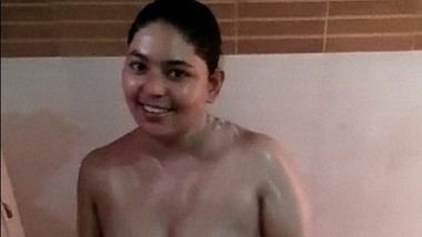Indian aunty nude bathing tease video clip