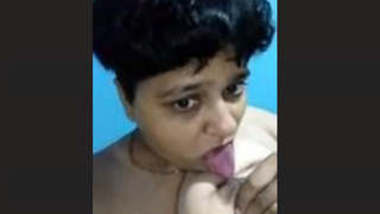 Indian Sexy Guju Bhabh 2 clips Part 1