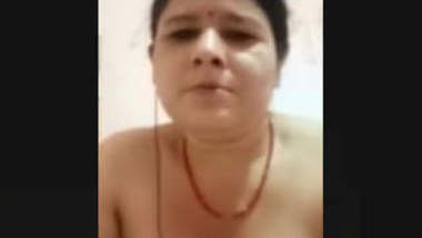 Nepali Milf Showing Nd Fingering On VideoCall With Husband