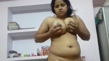 Surat Aunty naked solo video captured at home