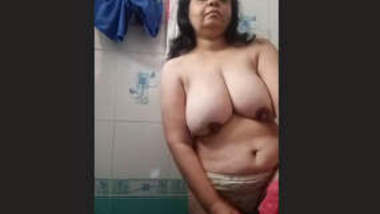 Mature Desi Bhabhi 4 Nude Selfie Part 1