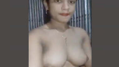 Bengali Girl Showing Her Boob and Pussy Part 1