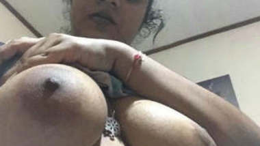 Sexy Sri Lankan Girl Masturbate Selfie