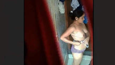 Desi Girl Hidden Cam Bath 2 clips part 2