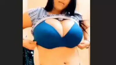 Baep Xxx - Chubby girl showing her big boobs indian tube porno