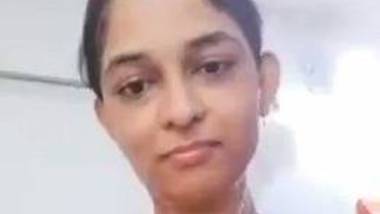 Girl from Mumbai bathing video clip