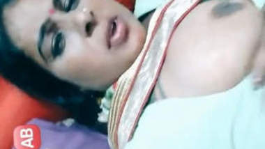 Sexy Mallu Bhabhi Flash Her Boob In App Part 2