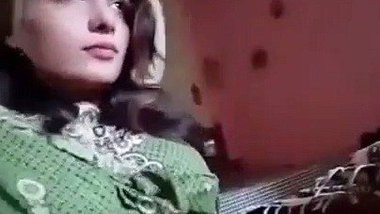 Pakistani hottie nude solo show – Paki nude clips
