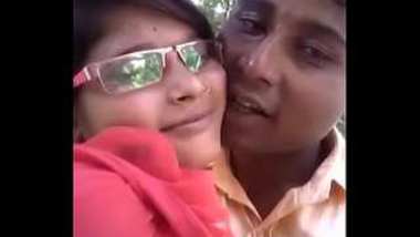 Desi lover kissing scene in park