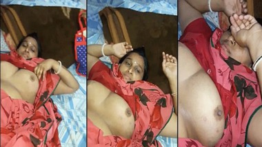 Horny mature Desi wife shows her hot private body parts