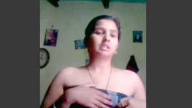 Desi village bhabi show her body