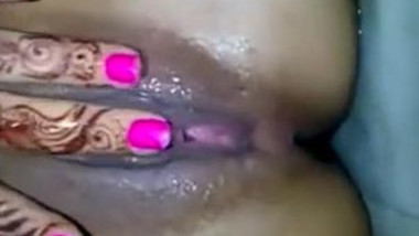 Horny Desi Girl Masturbates on Married day with her Mehendi Finger