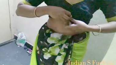 Indian Aunty Changing Dress! showing Ass! Indian S Fucking||