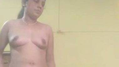 Indian lady showing boobs and pussy