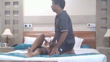 Desi Honeymoon sex video in hotel