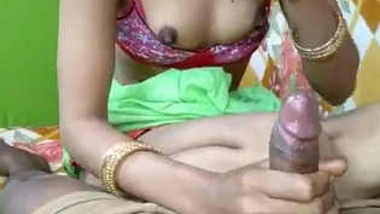 Hot Komal Bhabhi Handjob, Blowjob and Cumming with Hubby’s Cock In Green Saree