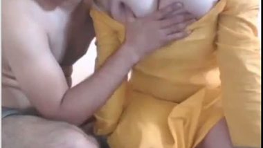 Sexvideos of a big boobs bhabhi teasing her fans on a webcam show